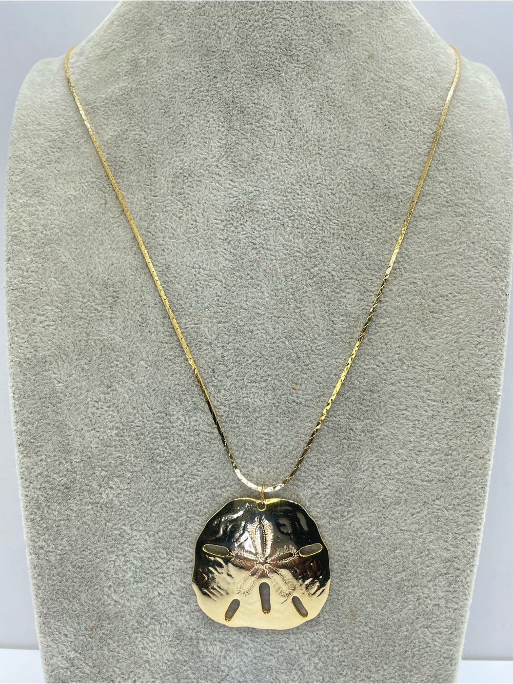 Gold Tone Sand Dollar Pendant Necklace Beach Coastal Nautical 30” Long